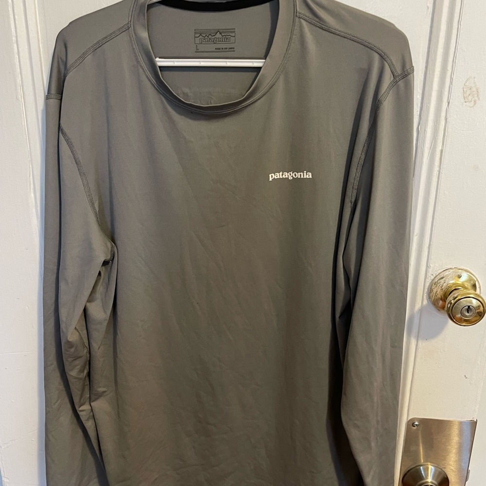 Patagonia Men’s XL long sleeve shirt